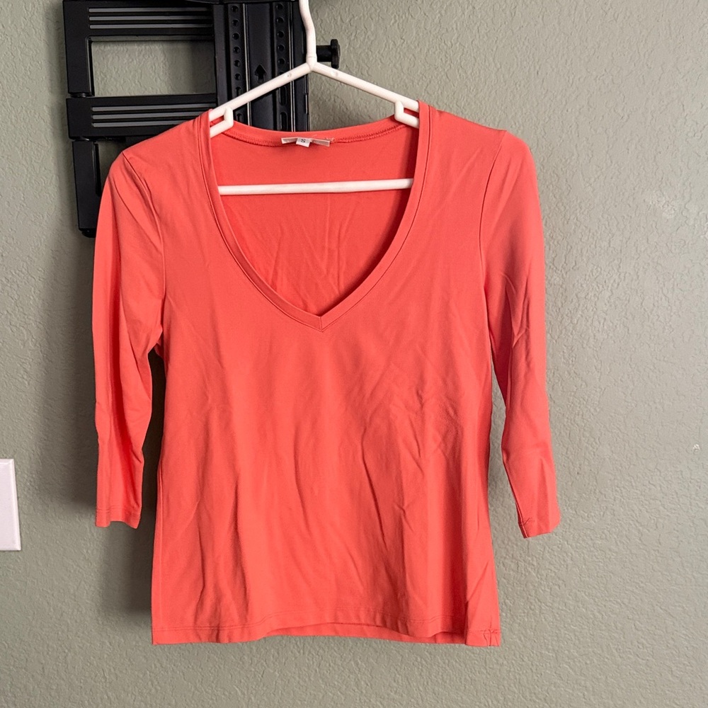 Neiman Marcus Coral V-Neck 3/4 Sleeve Shirt
